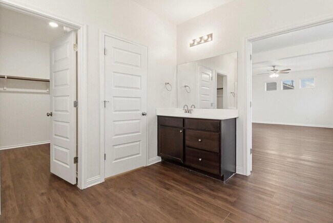 Building Photo - 5701 Gerard Dr