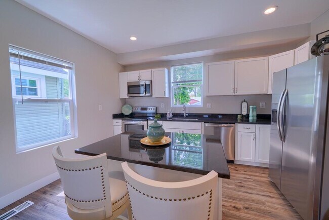 Foto del edificio - 1482 Hildreth Ave