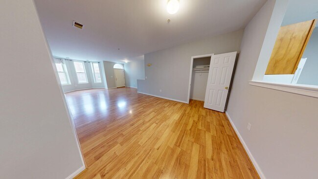 Building Photo - Lovely 1 Bedroom 1 Bath In Columbia Height...