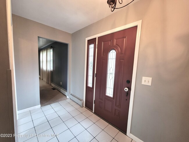 Building Photo - 319 Carnation Dr