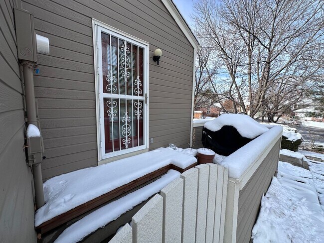 Foto del edificio - 2 Bedroom Townhome in Denver