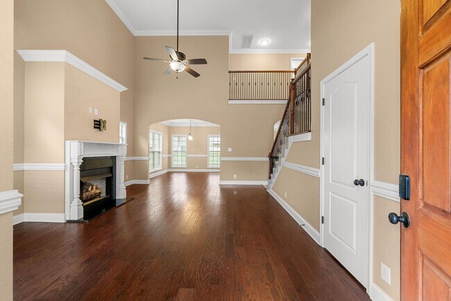 Building Photo - Pet Friendly in Sango!