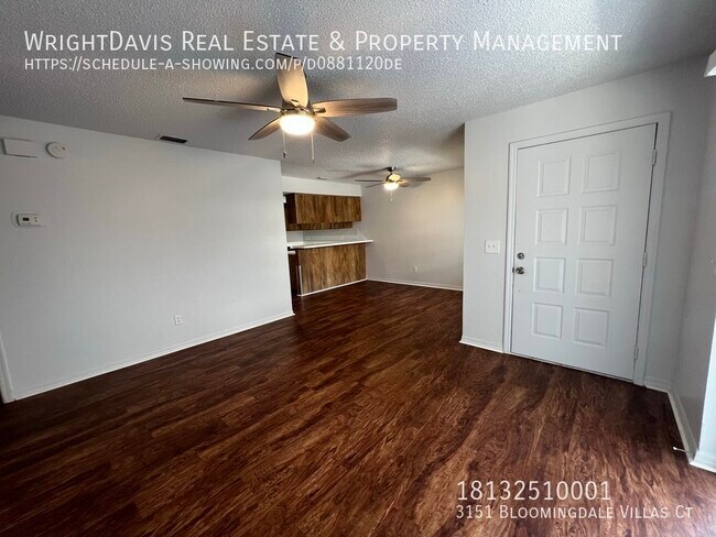 Foto del edificio - 3151 Bloomingdale Villas Ct