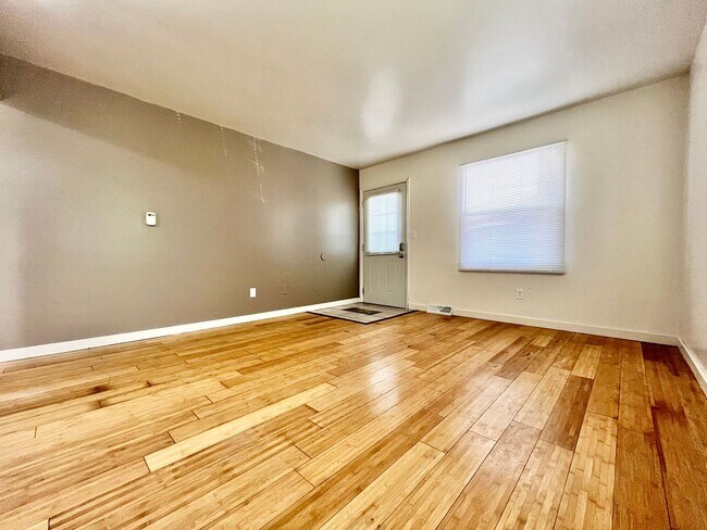 Foto del edificio - Kalamazoo AVE SE 5651-5653