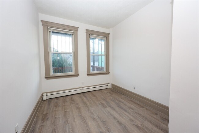 Foto del edificio - 6 Waumbeck St