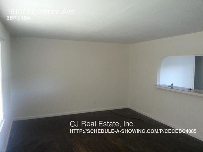 Building Photo - 16107 Lawrence Ave