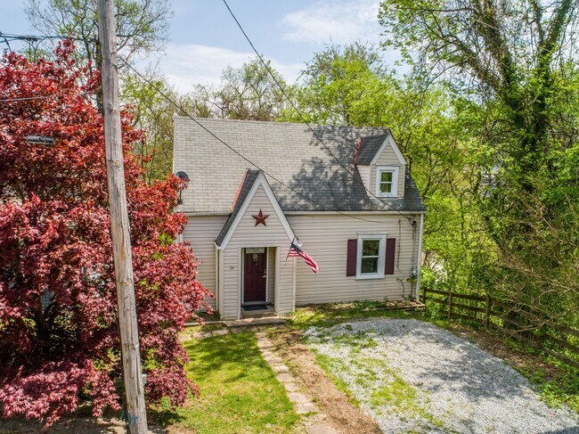 Foto del edificio - AVAILABLE AUGUST 1ST! DON'T MISS THIS BEAUTIFUL 2-BEDROOM HOME IN CLAIRTON!