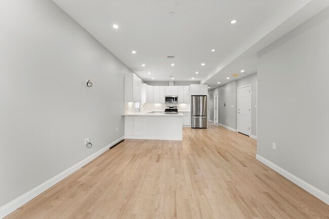 Building Photo - 23 Dewolf St