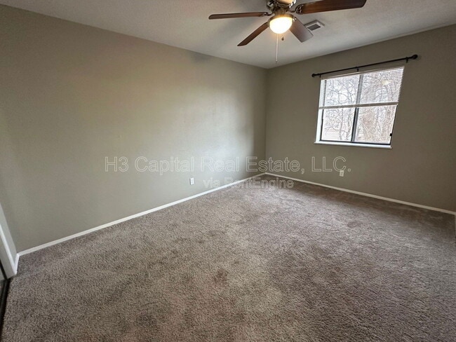 Building Photo - 403 Woodhenge Dr