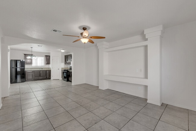 Building Photo - 9277 Leonardo Ave