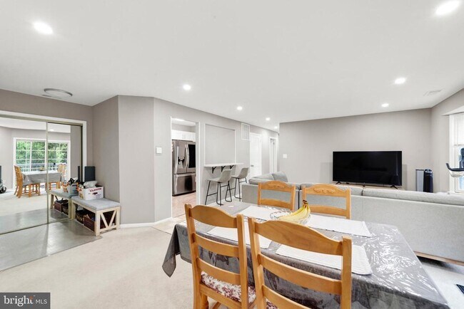 Foto del edificio - 206 Salem Ct