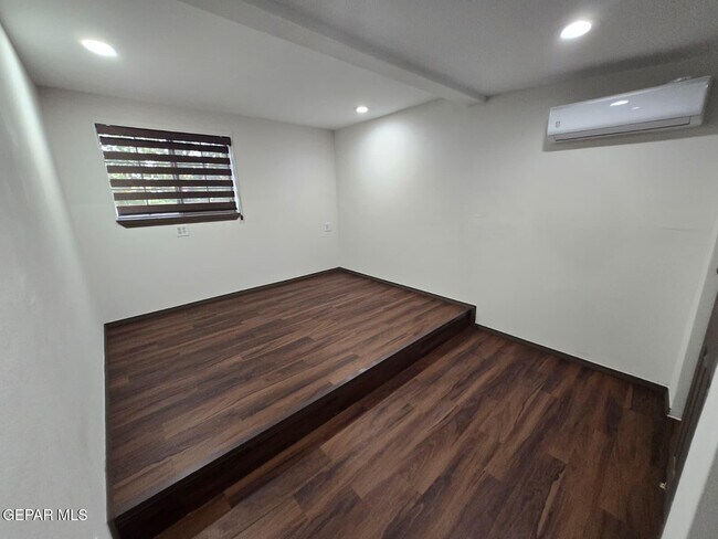 Foto del edificio - 815 Tays St