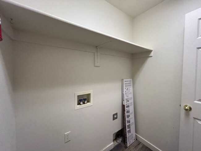 Foto del edificio - 2140 Elizabeth Blvd