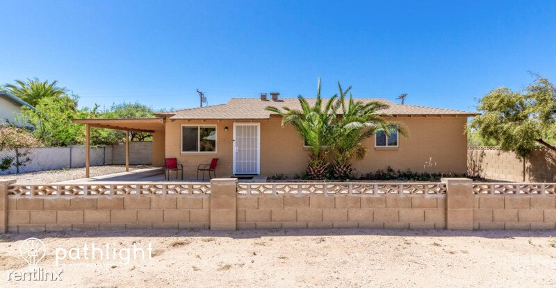 Primary Photo - 3 br, 1 bath House - 4766 E Winsett Street...