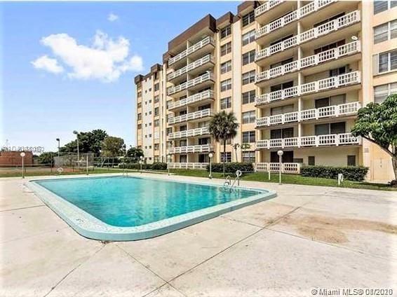 Foto principal - 15600 NW 7th Ave