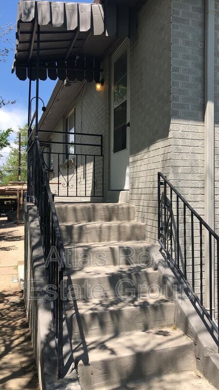 Building Photo - 1377 Lansing St