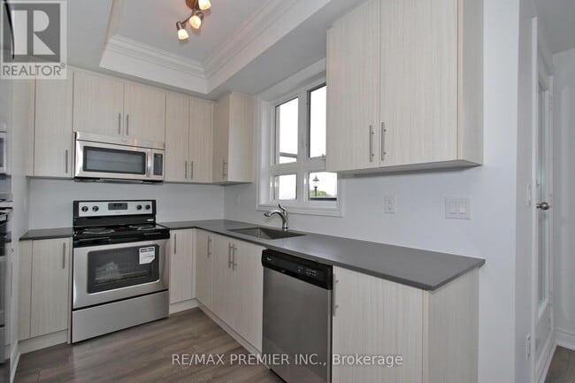 Building Photo - 125 Kayla Crescent