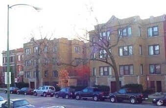 Building Photo - 1307 W Addison St