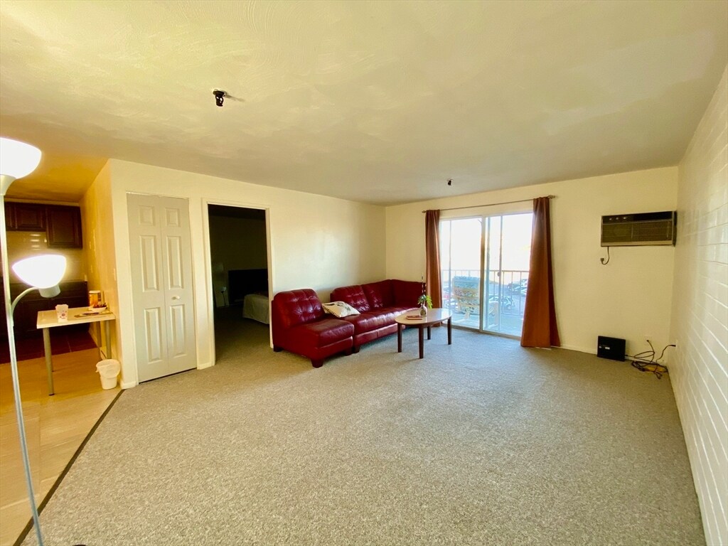 Foto principal - 115 W Squantum St