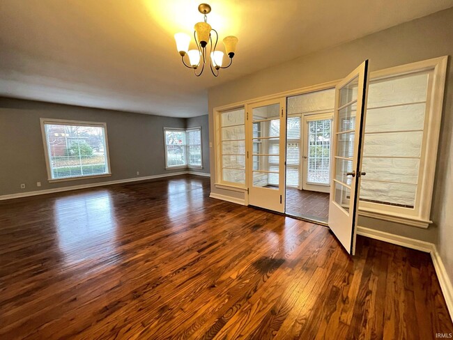 Foto del edificio - 804 S Rotherwood Ave