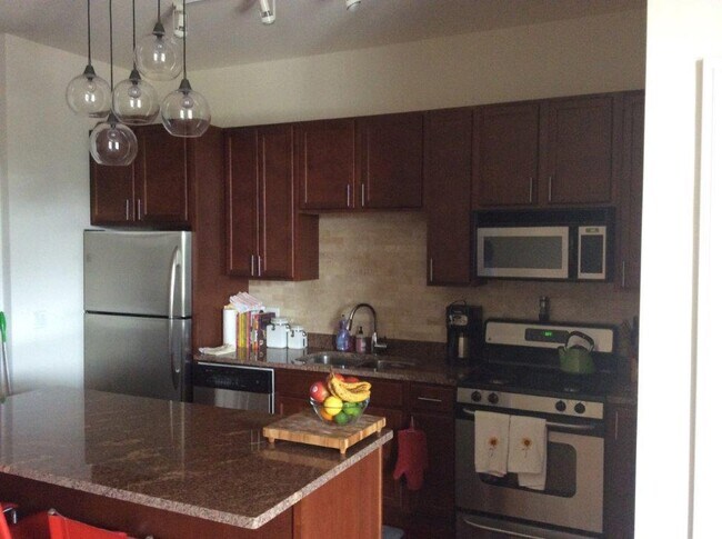 Foto del edificio - 3300 W Irving Park Rd