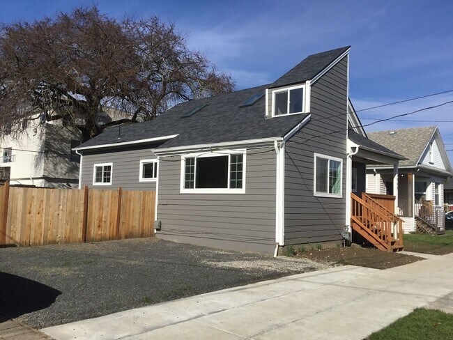 Photo - BOISE CONTEMPORARY BUNGALOW House