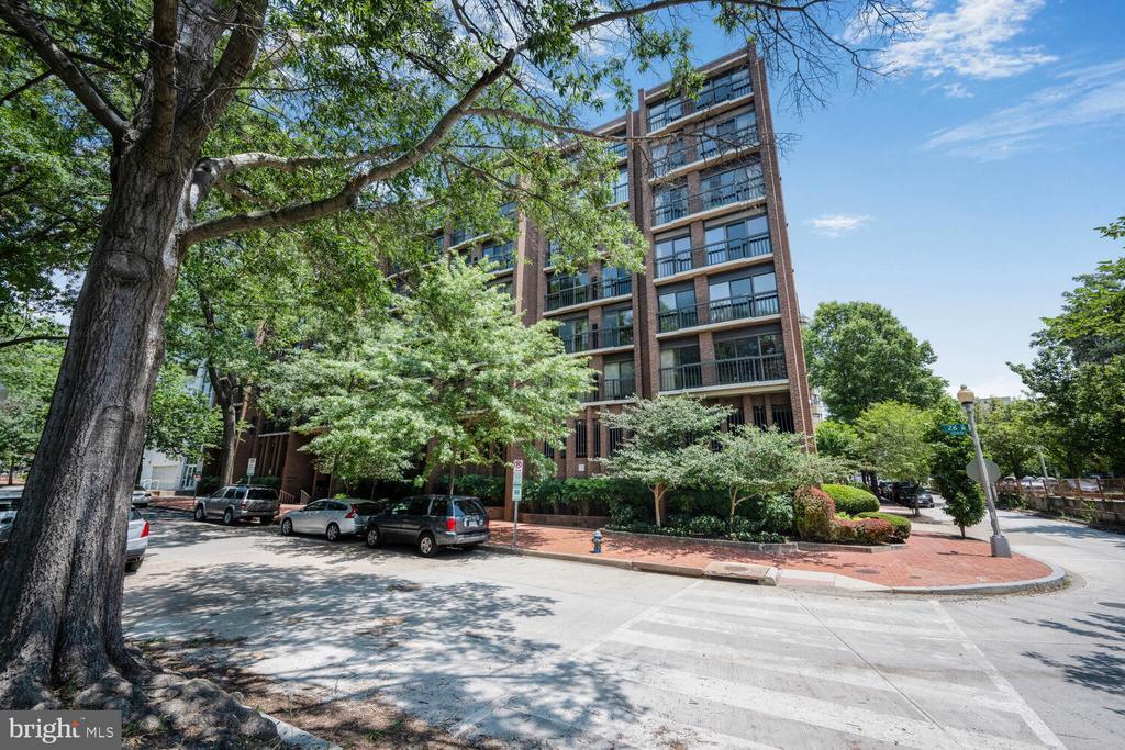 Primary Photo - 1001 26th St NW