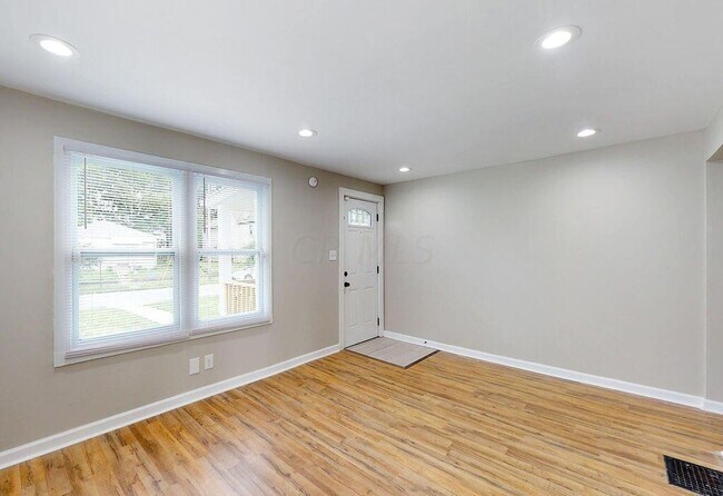 Building Photo - Half-Off 1st Month’s Rent! | Renovated 2BR Home + Bonus Room