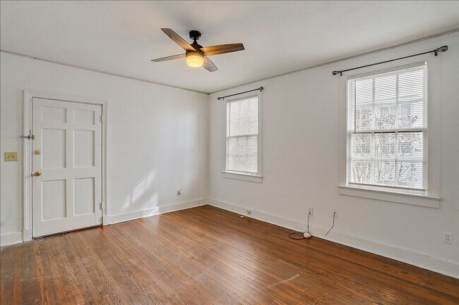 Building Photo - 1608/10 Saint Mary Street