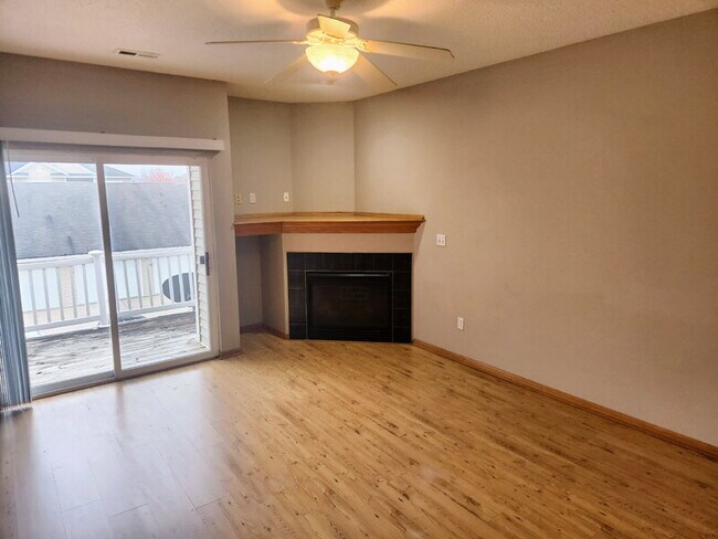 Building Photo - 1320 SE Florence Dr