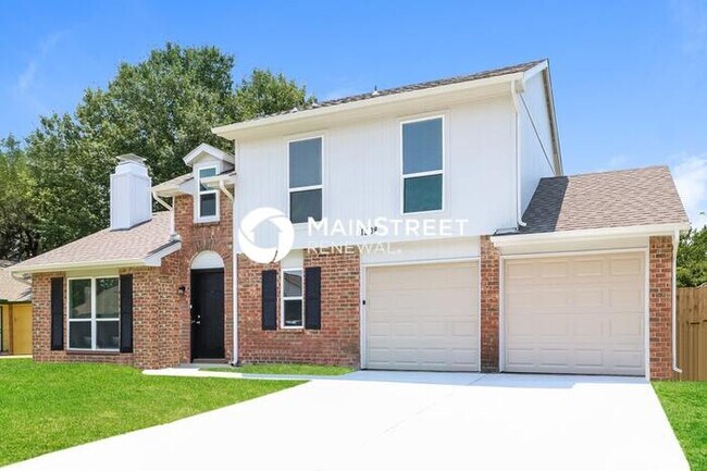 Foto del edificio - 3 Bedroom Pet-Friendly Home in Arlington, TX with Main Street Renewal