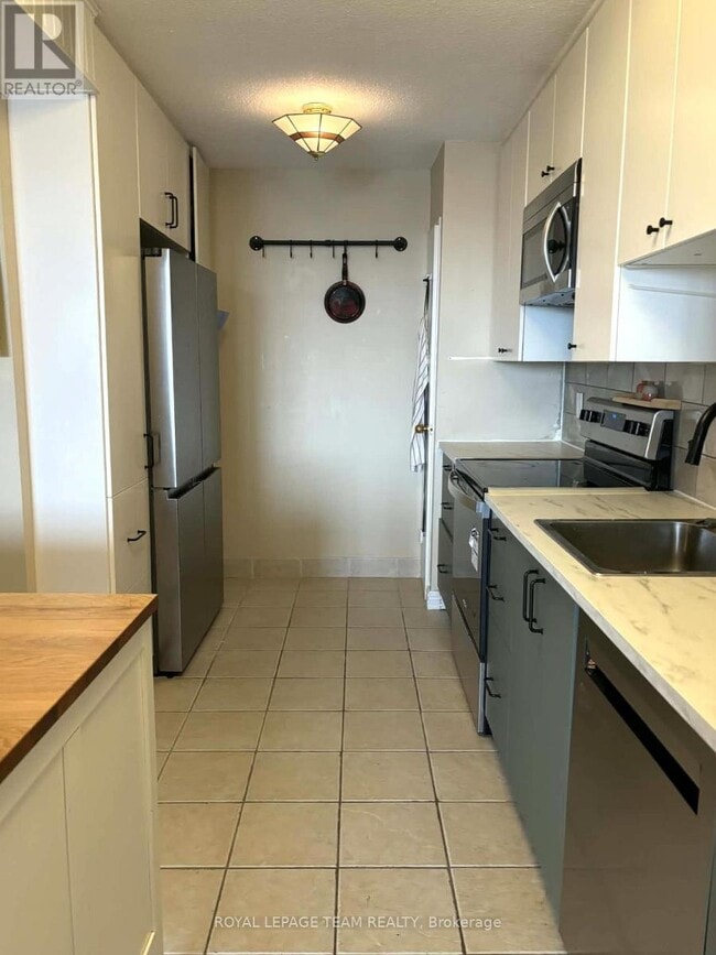 Building Photo - 1785 Frobisher Ln