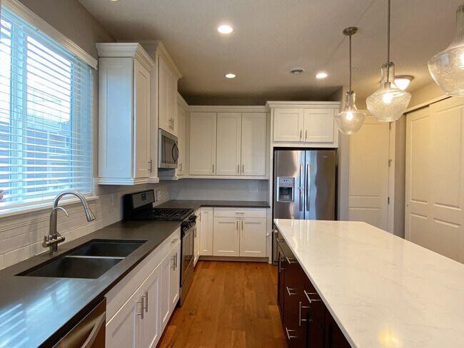 Cocina - 6900 Crosby Ct