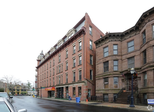 Building Photo - Capitol Living Apartments