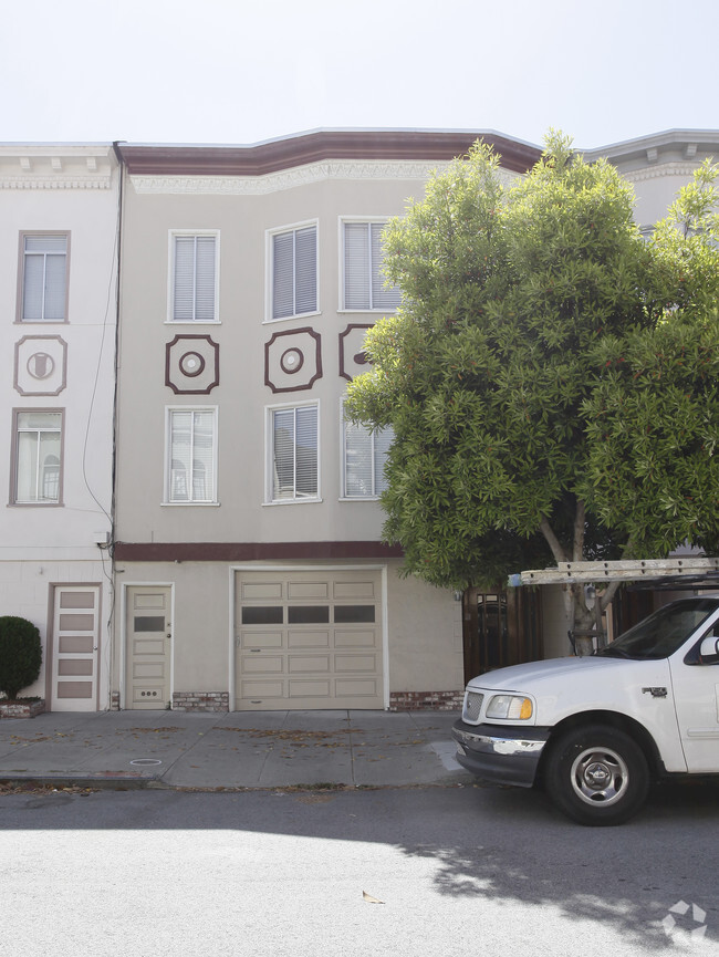Building Photo - 3471 Pierce St