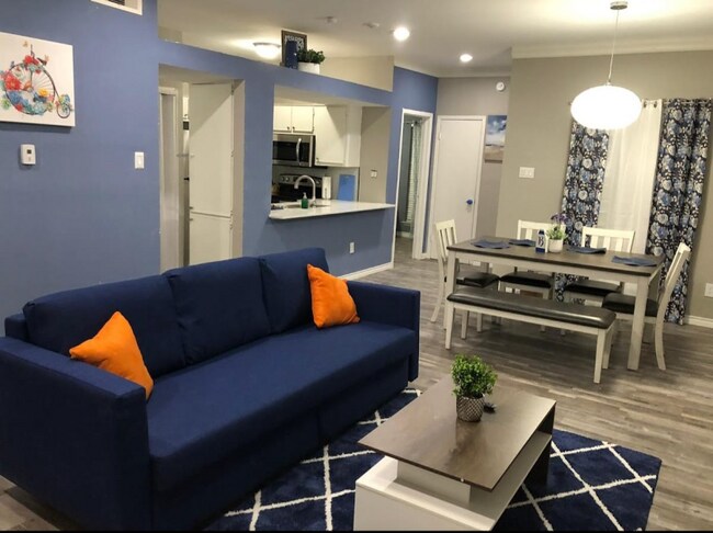 Building Photo - 8801 Rodeo Dr