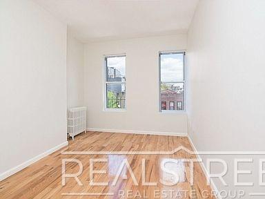 Foto del edificio - 3 Bed 1 Bath in PLG!