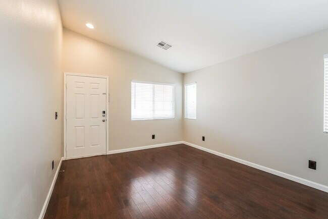 Foto del edificio - 9008 Crooked Shell Ave