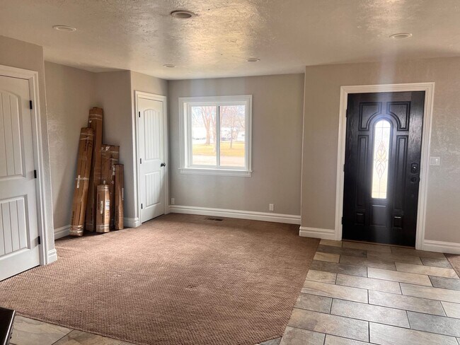 Foto del edificio - Beautiful 4 Bedroom, 3 Bathroom Home With Basement in Cedar City