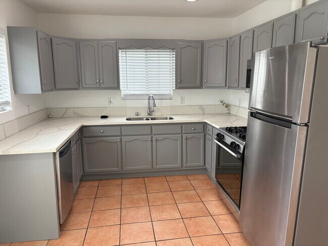 Kitchen - 3423 W 59th St