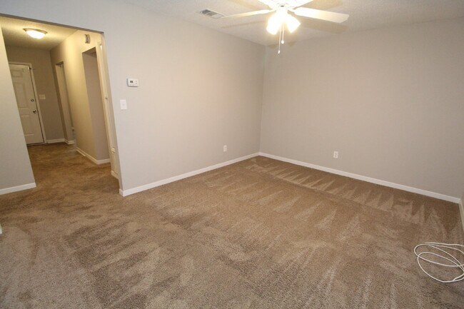 Foto del edificio - Nice 2 bedroom 1 bathroom duplex in West P...