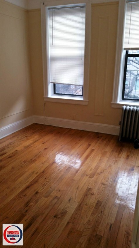 Primary Photo - 2515 30th Ave