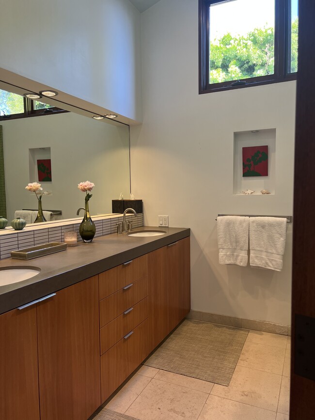 Building Photo - 288 Amalfi Dr