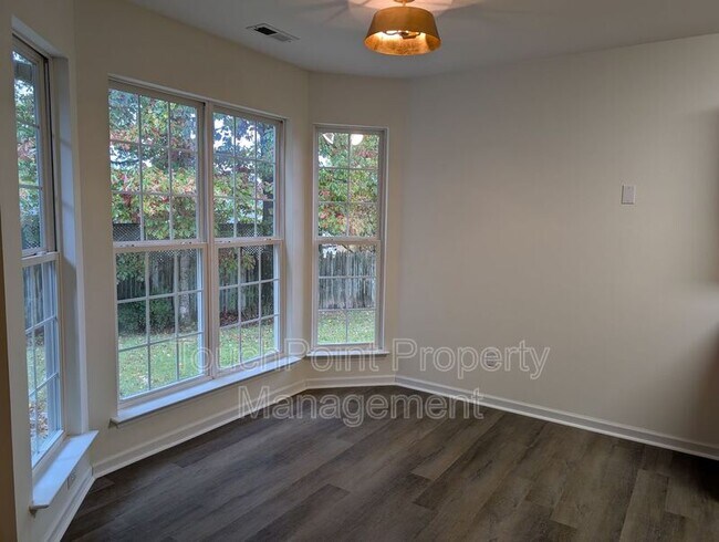 Foto del edificio - 3114 Pine Pointe St