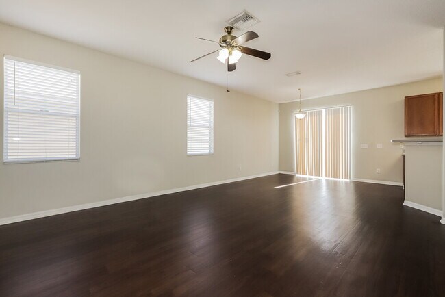 Building Photo - 11050 Golden Silence Dr