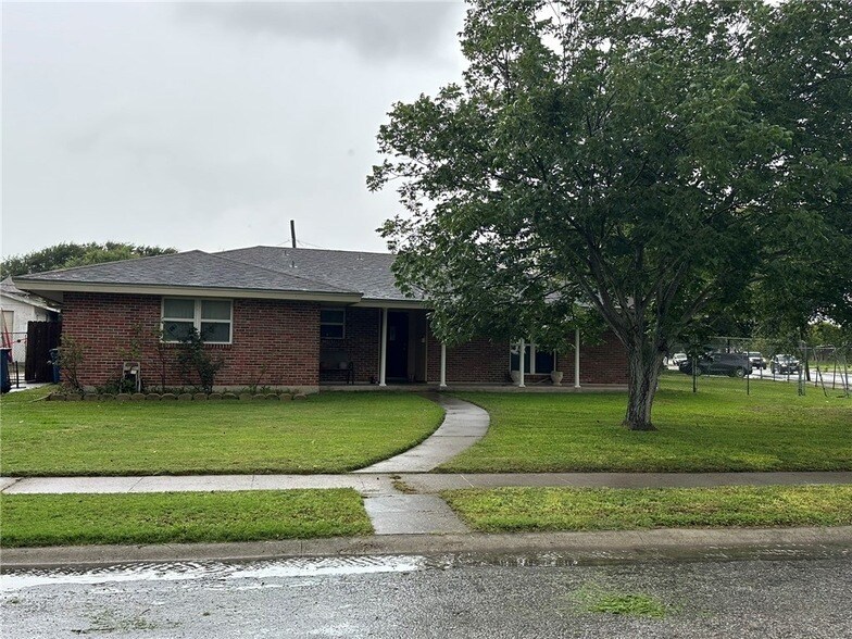 Primary Photo - 133 Fulton Pl