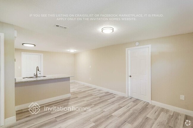 Building Photo - 7111 Dellwood Dr