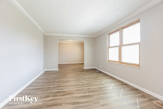 Foto del edificio - 3504 Wood Bridge Dr