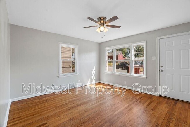 Foto del edificio - 819 St. Charles Avenue