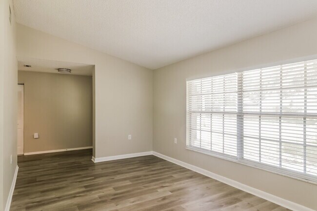 Building Photo - 7521 Como Dr